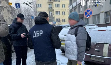 ДБР викрило у Львові адвоката, який видурював гроші у родин загиблих  (1)