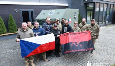 ДБР долучилося до передачі 41 ОМБр медичного автомобіля Hummer (2)