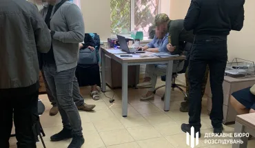 ДБР викрило благодійну організацію, яка продавала військовим бронежилети, куплені за пожертвування українців (1)